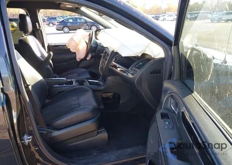 2019 Dodge Grand Caravan Sxt z USA, uszkodzony, nr VIN 2C4RDGCG4KR697193